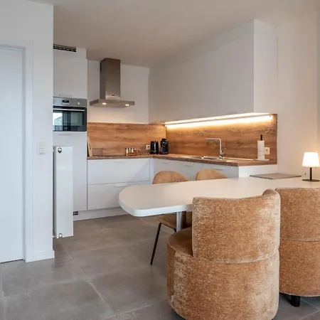 Apartment Seaside With Large Sunny Terrace