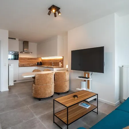 Apartment Seaside With Large Sunny Terrace